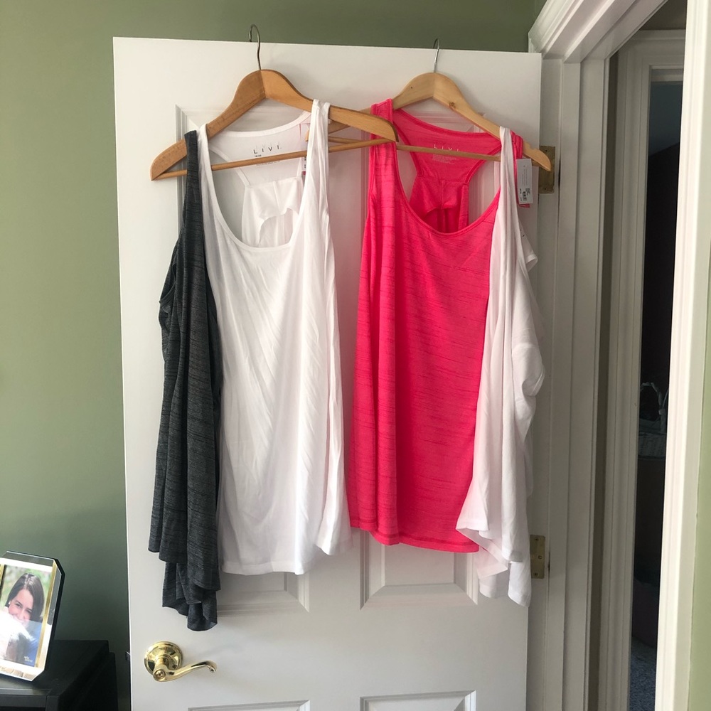Livi activewear tank top